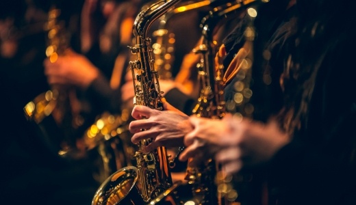 Playing trumpets